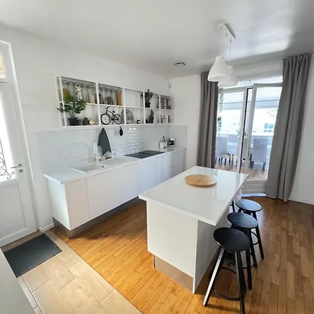 Large House With Garden * Vulaines-sur-Seine